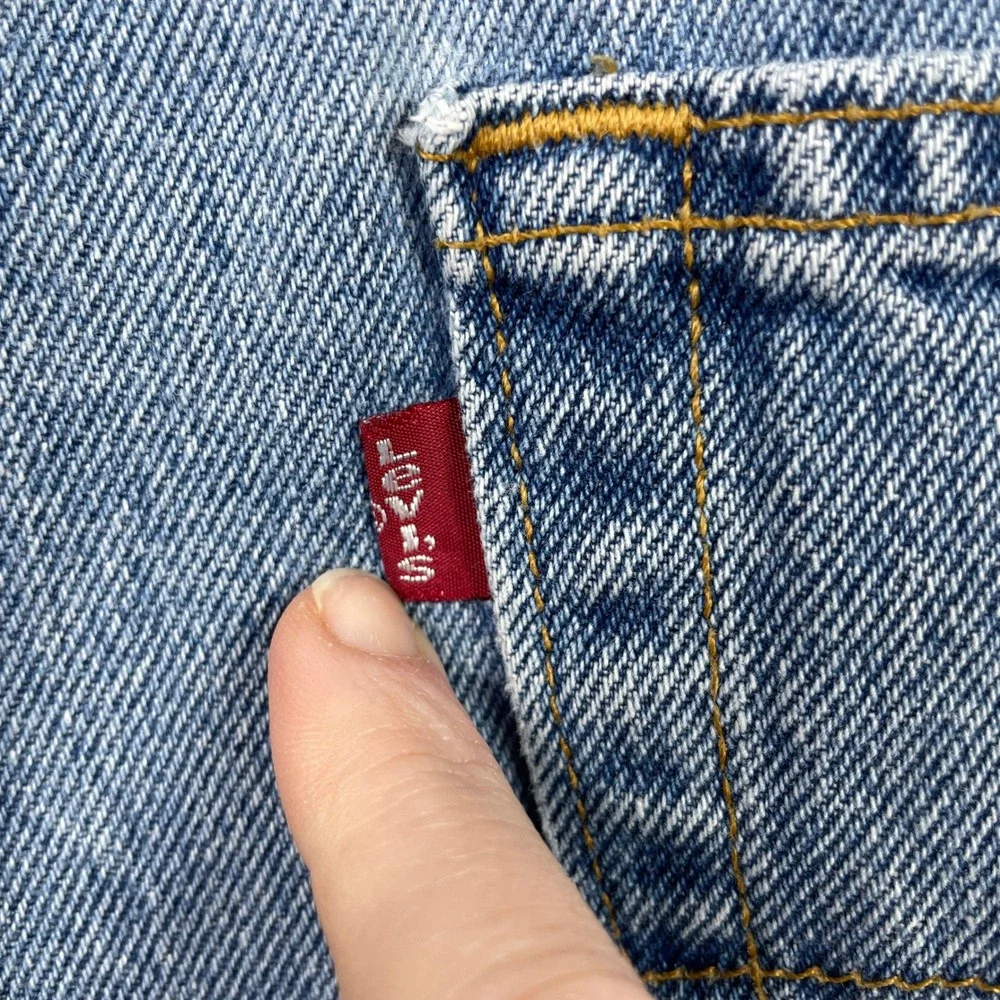 Vintage Levis Jeans Mens 40x30 (Fits 37x29) Light Blue 550 Relaxed Fit Denim
